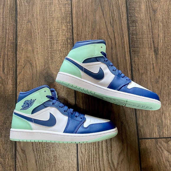 ‼️SOLD‼️ Air Jordan 1 Mid - Picture 10 of 10